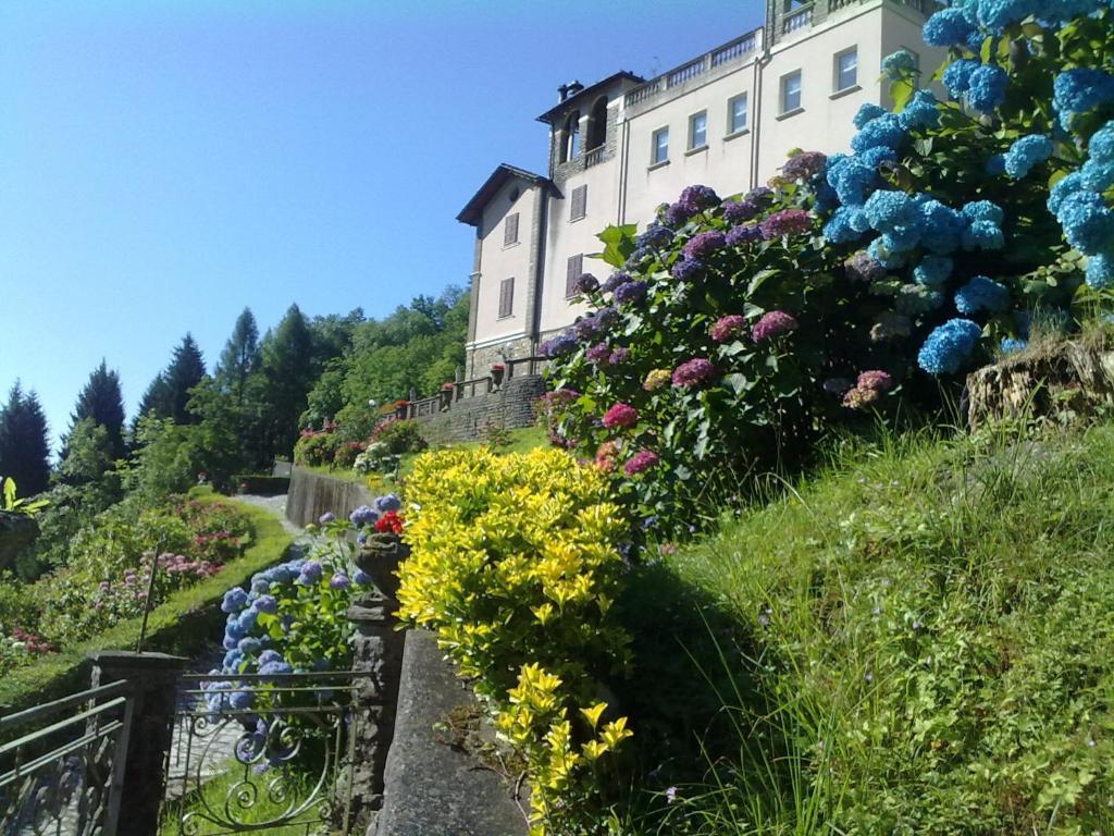 Hotel Villa Delle Ortensie Sant'Omobono Terme Exterior photo